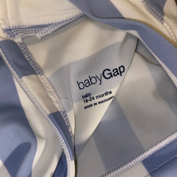 Set/2 babyGap Rashguards (1-s/s 1-l/s) 18-24m EUC - Picture 4 of 10